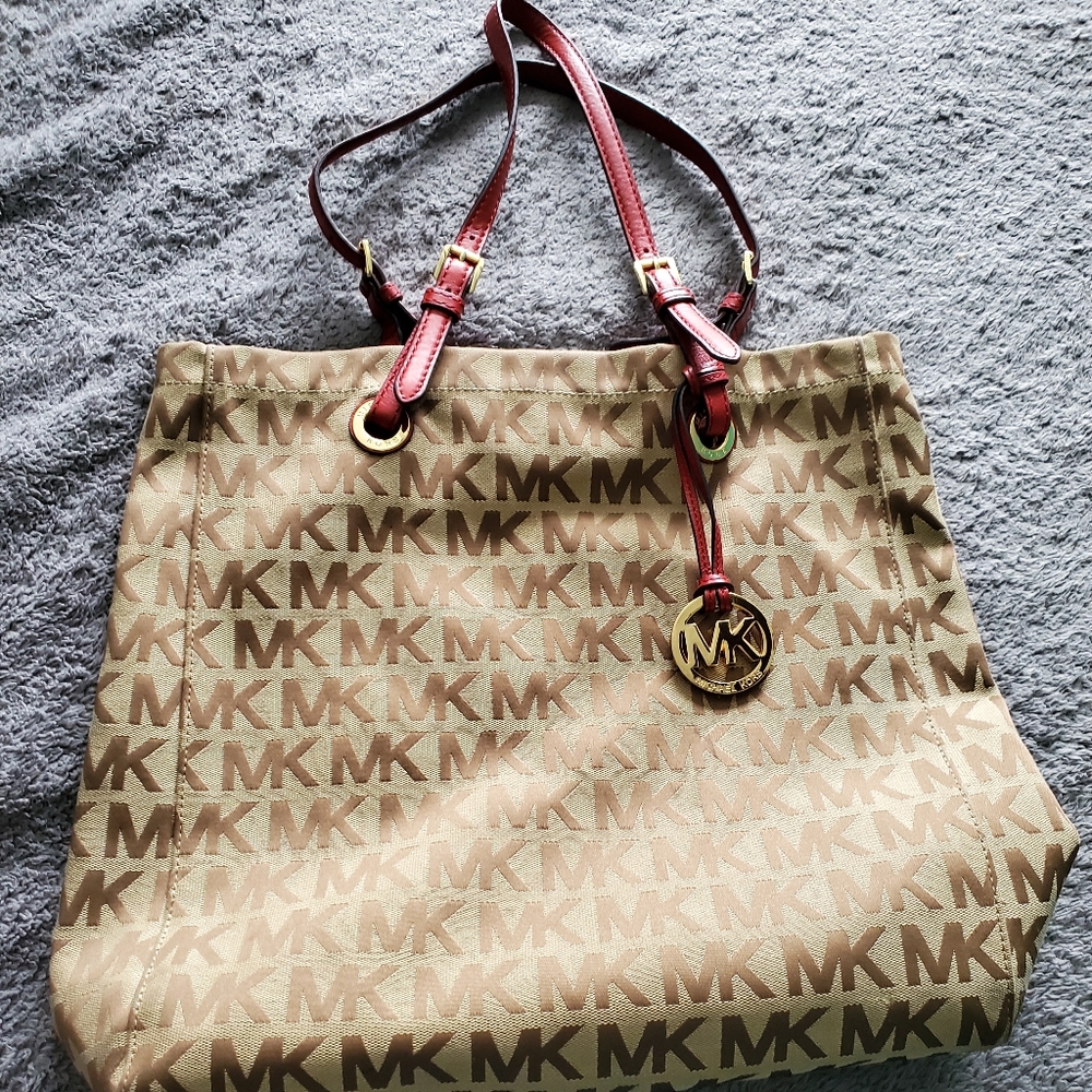 Michael Kors Signature Transport Tote